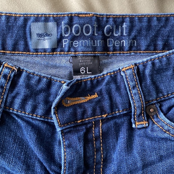 Blue jeans! - Picture 4 of 4